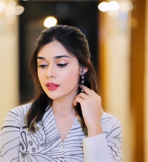 Eisha Singh biography, wiki, age, movies, caste, religion, height.